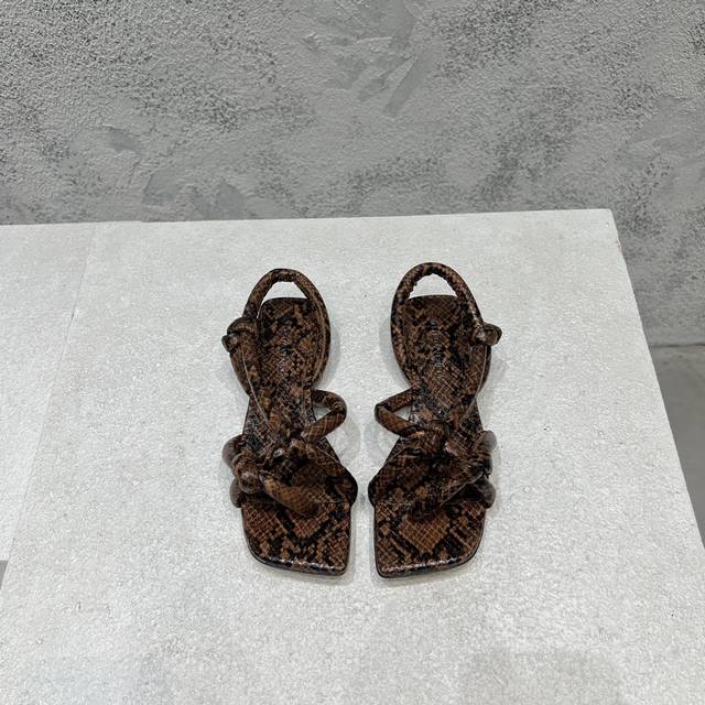 Factory Price Top-Tier Premium Version, Authentic Development. Bottega Veneta Ne
