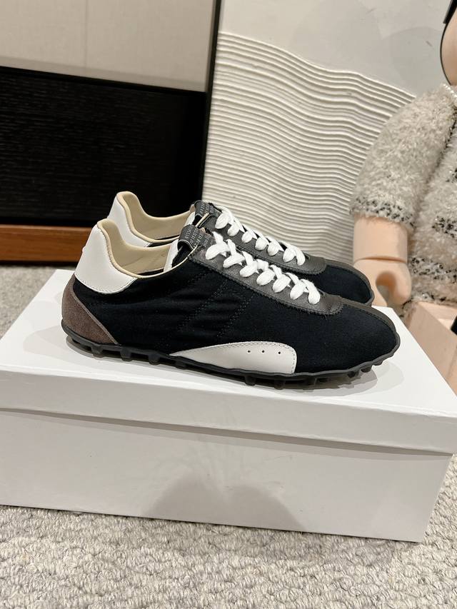 Margiela Latest Thin-Soled Sneakers Sprinter. : Cowhide + Cow Velvet + Nylon Fab