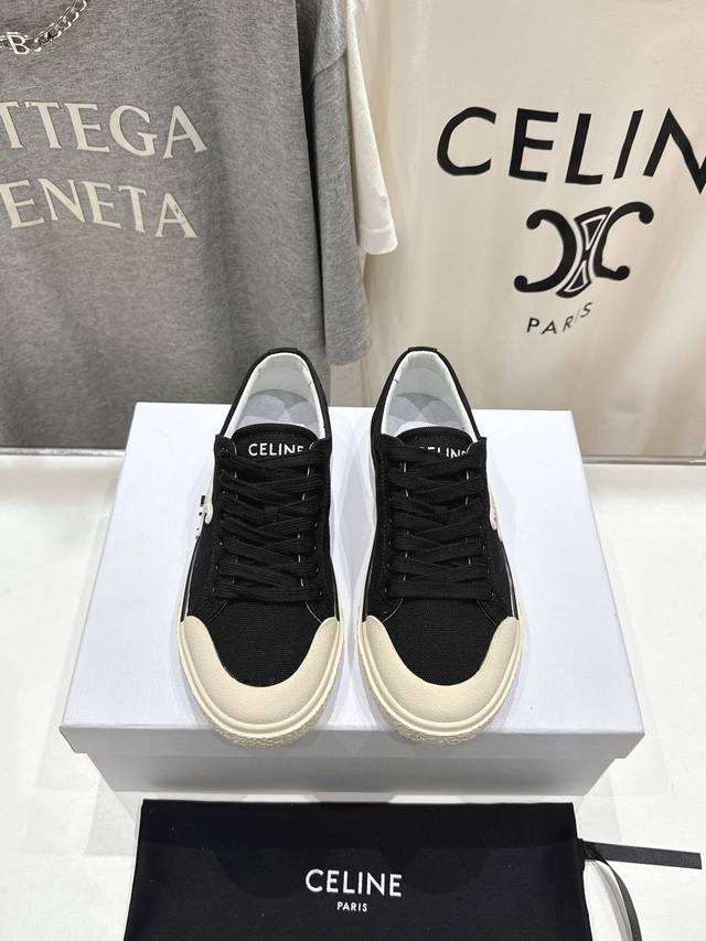 High-End Version, Factory-Direct. Celine* 2025 Ss Spring/Summer Runway New White