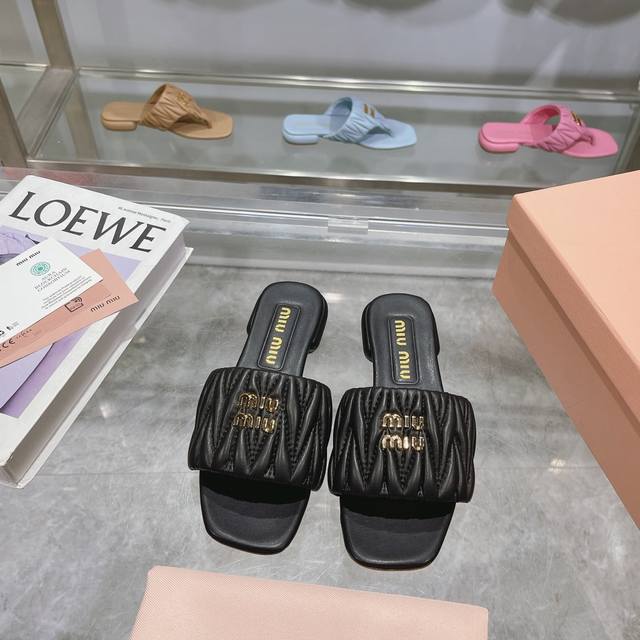 Miumiuss Spring/Summer New Arrival Flat Lambskin Sandals Top-Tier Version Zp Dev