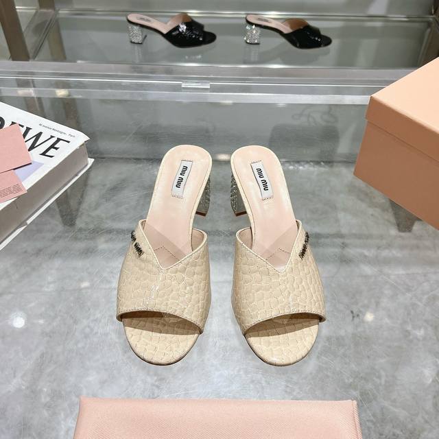 Miumiu2025Ss Spring/Summer New Arrival High-Heel Patent Leather Sandals Top-Tier