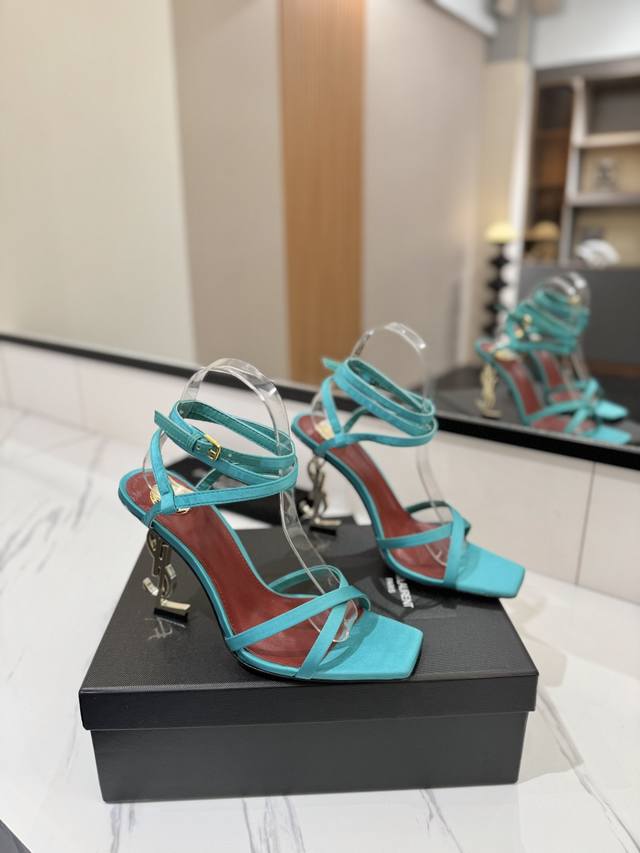 Factory Price: Saint Laurent Ysl Whether It's A Party Or Commuting, A Pair Of Su