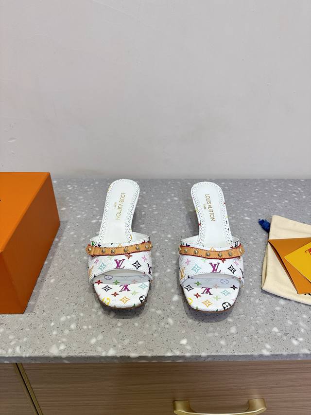 Lv X Tm Louis Vuitton X Takashi Murakami Collaboration 6Am Series White Three-Co