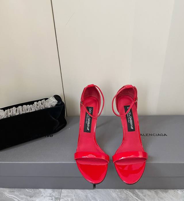 D&G Dolce & Gabbana's Latest Silk-Lined Patent Leather Minimalist High-Heel Sand