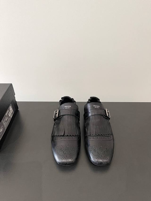 Top-Tier Version Prada Latest Retro Distressed Leather Buckle Fringe Brogue Euro
