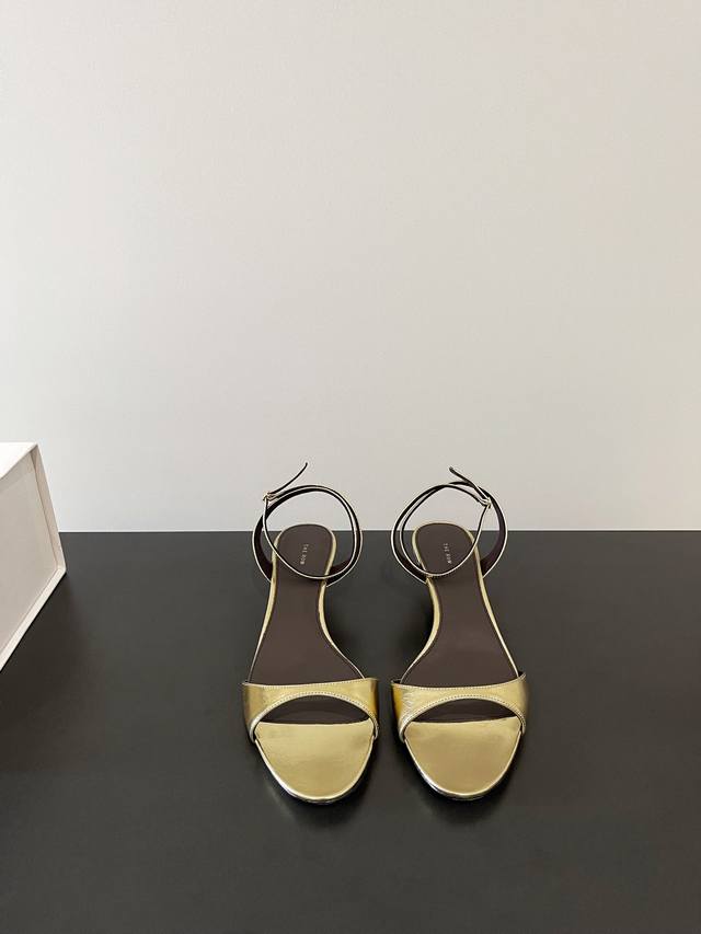 The Row Latest Low-Heeled Fish-Mouth Sandals, Simple And Fashionable, Versatile.