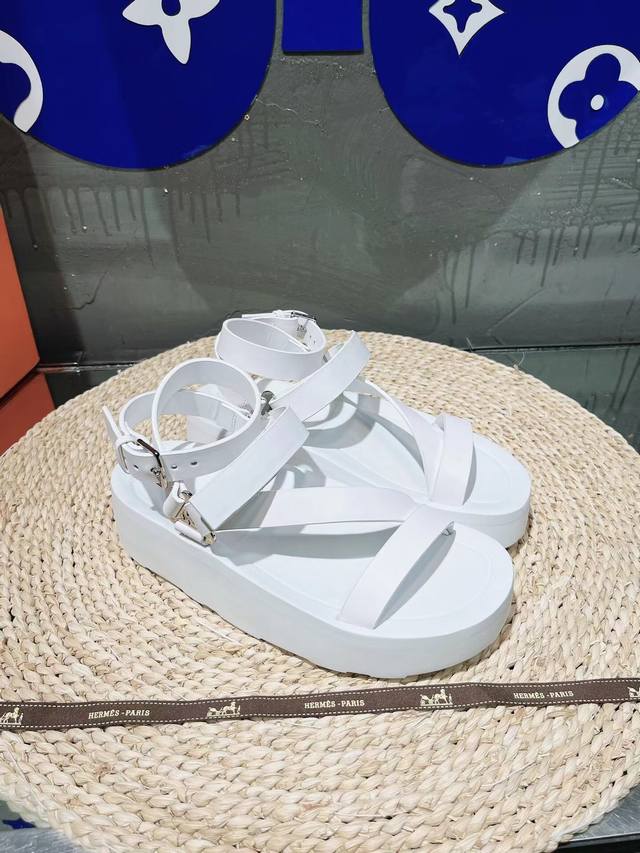 H Home Spring/Summer New Arrival Runway-Inspired Sweet And Cool Sandals. The San
