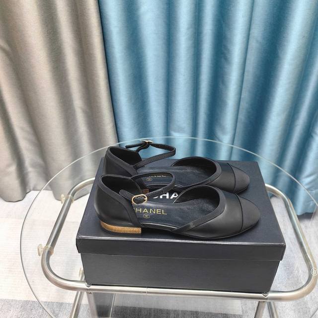 24P Early Autumn's Hottest Cool Sandals The Boutique Is Practically Sold Out, Wi