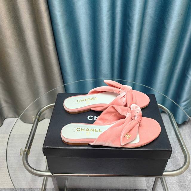25P The Hottest Flip-Flops Are Flying Off The Shelves At Counters. They're Trend