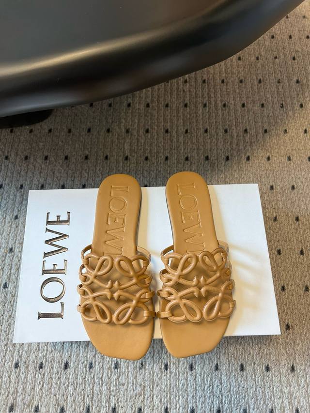 Loew* Loewe 25Ss Spring/Summer New Arrival Slippers, Minimalist Design For A Cle