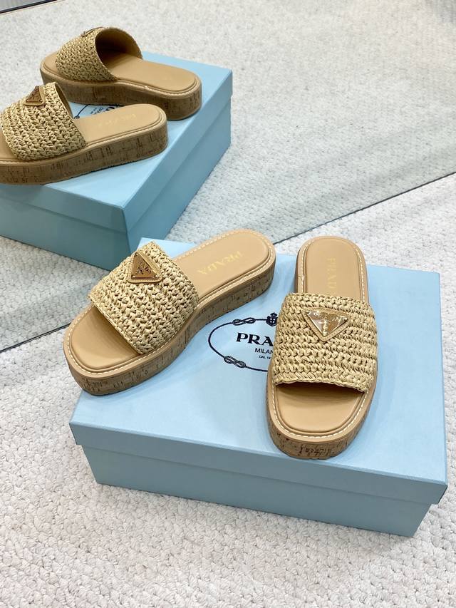 Prad* 24 Summer Straw-Woven Thick-Soled Slippers A Must-Have Summer Slipper. Thi