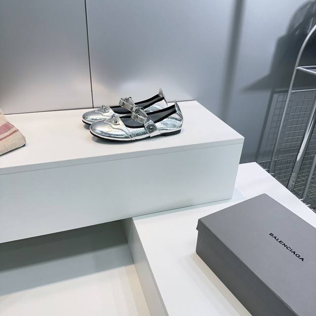 High-Quality Factory-Direct! Top-Tier Quality Balenciaga 2025 Spring/Summer New