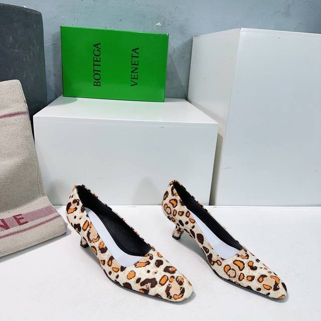 High-Quality Factory-Direct! Top-Tier Quality Bv Bottega Veneta 25 Spring/Summer