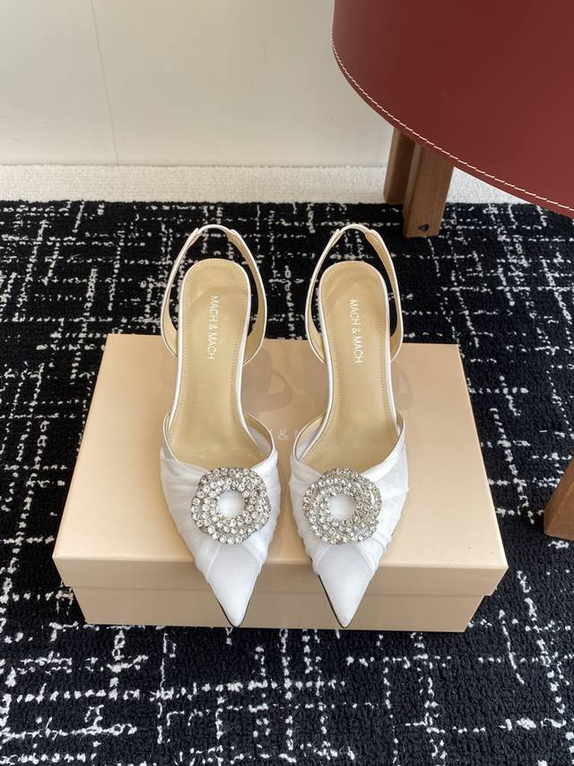 Premium-Grade , A Niche Brand By Mach&Mach, Featuring An Exquisite Butterfly Bow