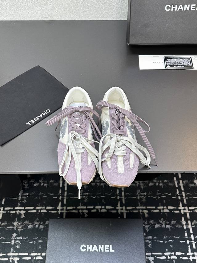 2025 Premium Casual Sneakers From The Flagship Store. This Classic Design Featur