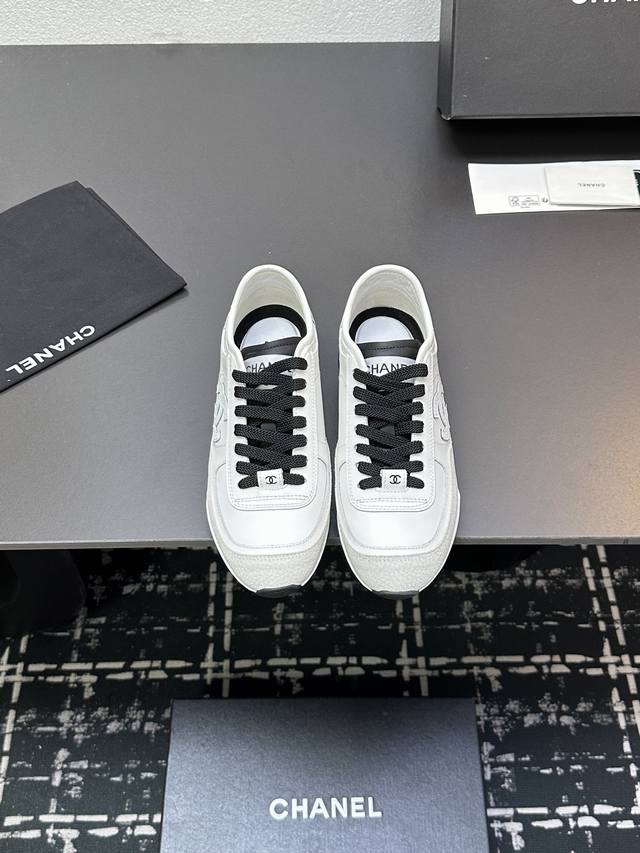 Chanel Thick-Soled Panda Skate Shoes Chanel 2025 Ss Popular Panda-Colored Thick-