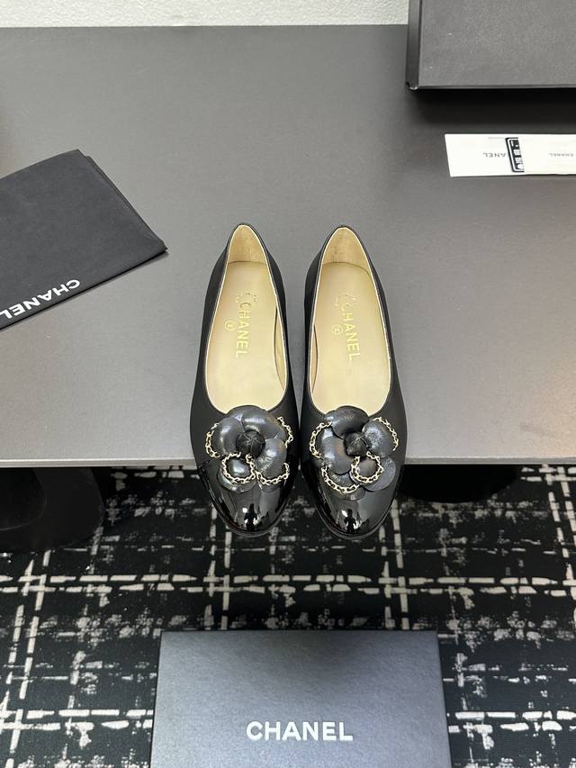 Chanel | Chanel 25C Early Spring New Arrival Camellia Series Flat Shoes This Sea