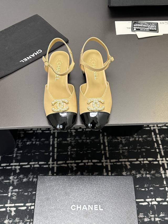 25P The Hottest Slippers Are Flying Off The Shelves At The Boutique. They're Tre