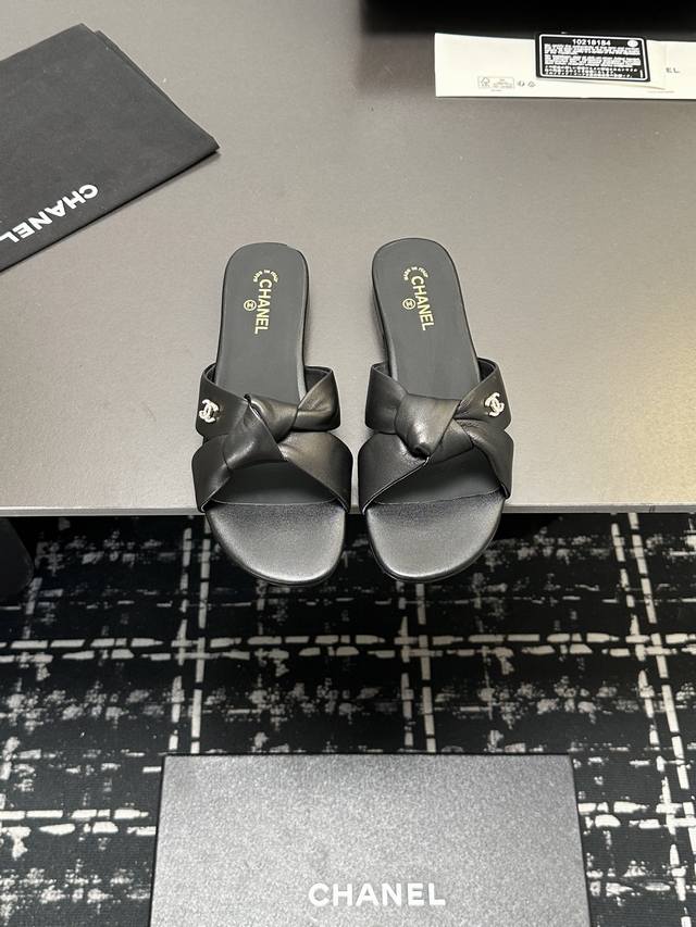 Leather Chanel 25C Early Spring Mary Jane Slippers Series This Season's Shoes Ar