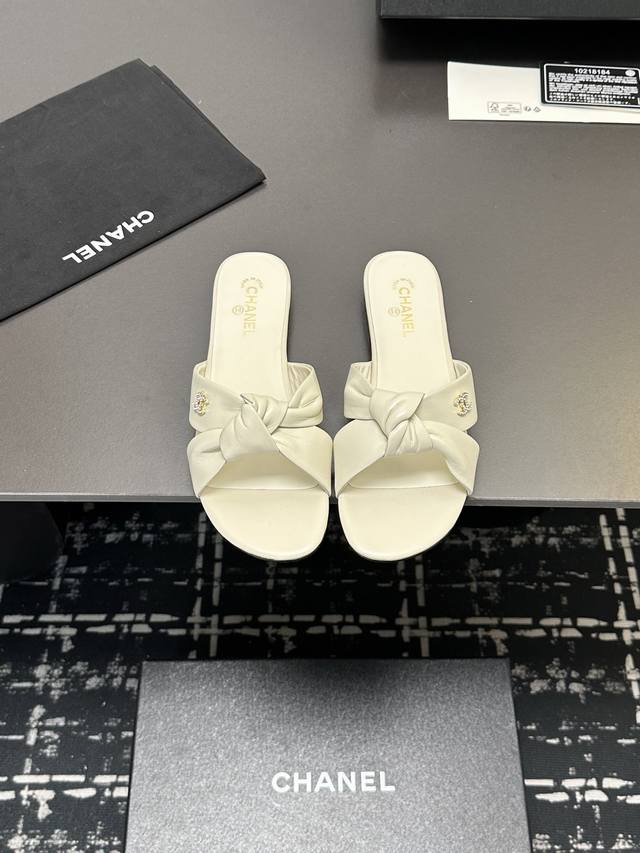 Leather Chanel 25C Early Spring Mary Jane Slippers Series This Season's Shoes Ar