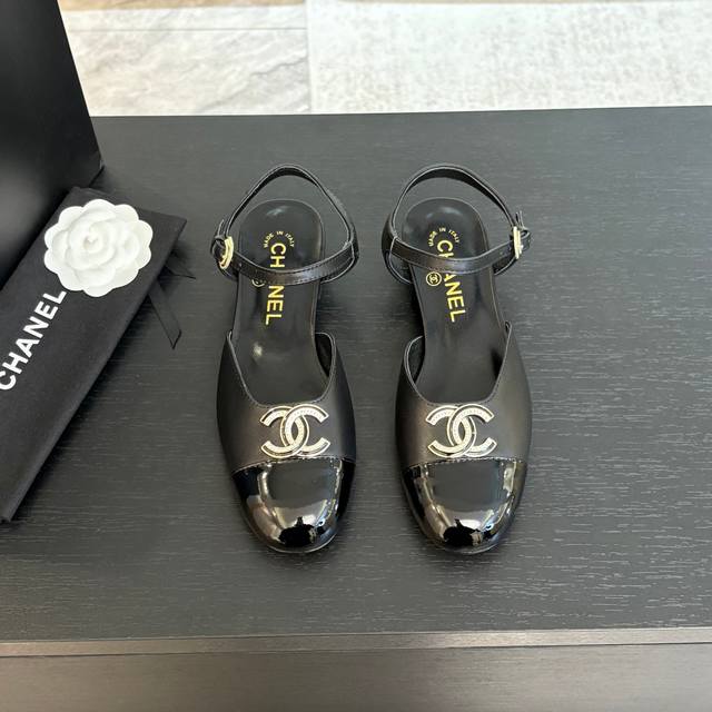 Chane* | Chanel 25P Spring/Summer New Arrival Double C Chunky Heel Sandals Elega