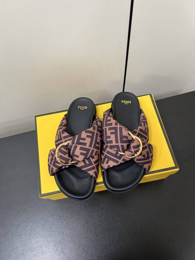 Fendi 25Ss Fendi Series Flat Slippers A Must-Have Every Year, The Ff Slippers Ha