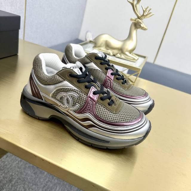 Top-Tier Version Chanel Chanel Premium Casual Sneakers This Classic Design Featu