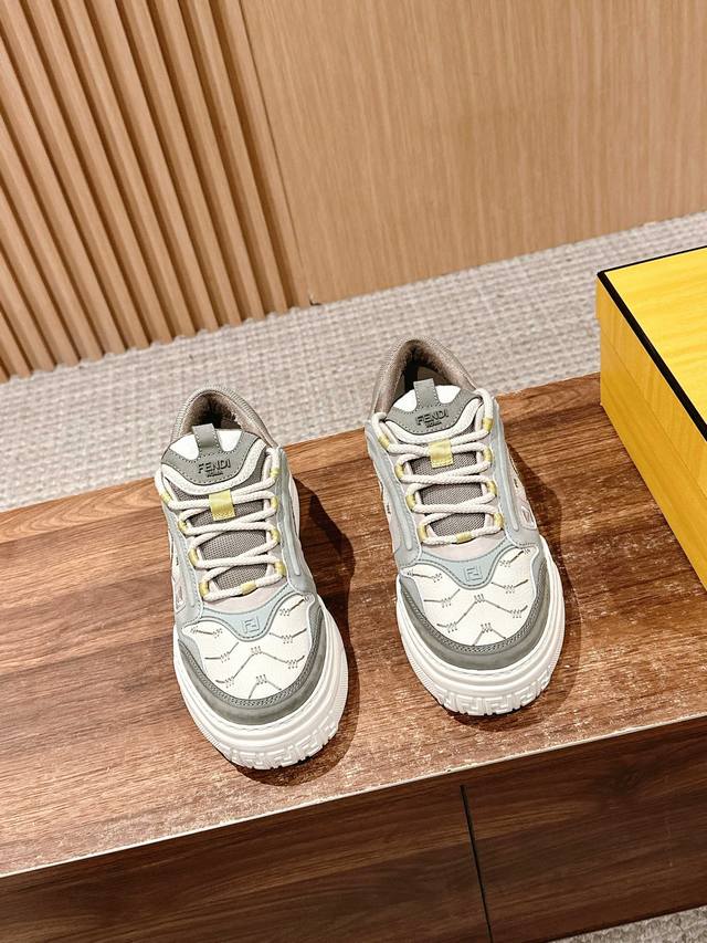 Mark Line #Fendi Spring/Summer New Shoe Style. Features A Lace-Up Design, Can Be