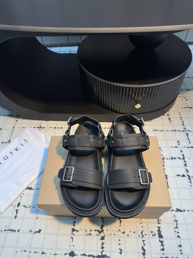 Captivated By Inuikii's Thick-Soled Motorcycle Sandals! Sweet And Edgy Style At