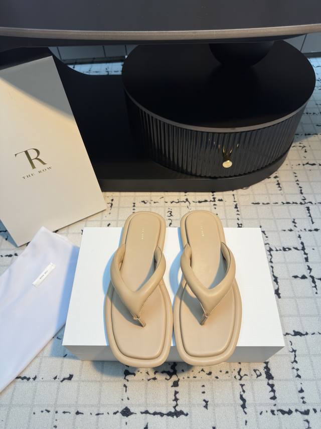 The Row 25Ss Flat Flip-Flops, Toe-Post Sandals These Flip-Flops Will Amaze You T