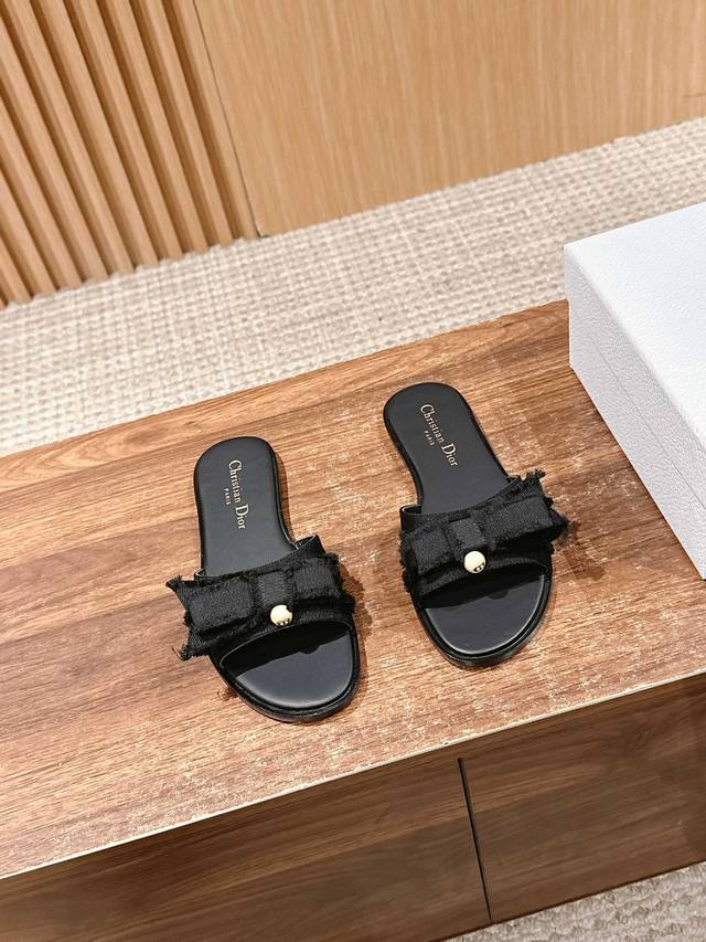 Dior New Pearl Butterfly Slippers Black Fringe Satin Upper Exudes Modern Eleganc