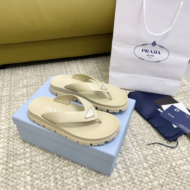 Prada Ss24 New Arrival~ P-Family 24 Spring/Summer Toe-Post Sandals Triangular Em