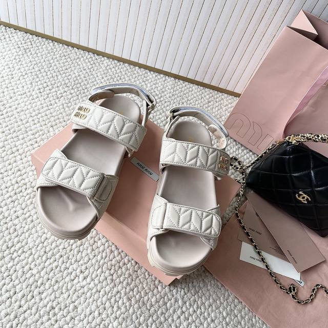 Miu'miu Miu Miu 2025 Latest Model Miu House Velcro Beach Sandals Thick-Soled San