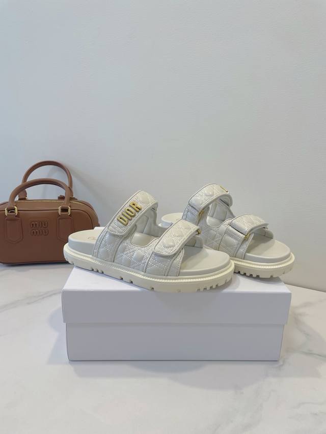 Dior Dior 25Ss Beach Sandals Classic Parisian Embroidered Upper Versatile Color