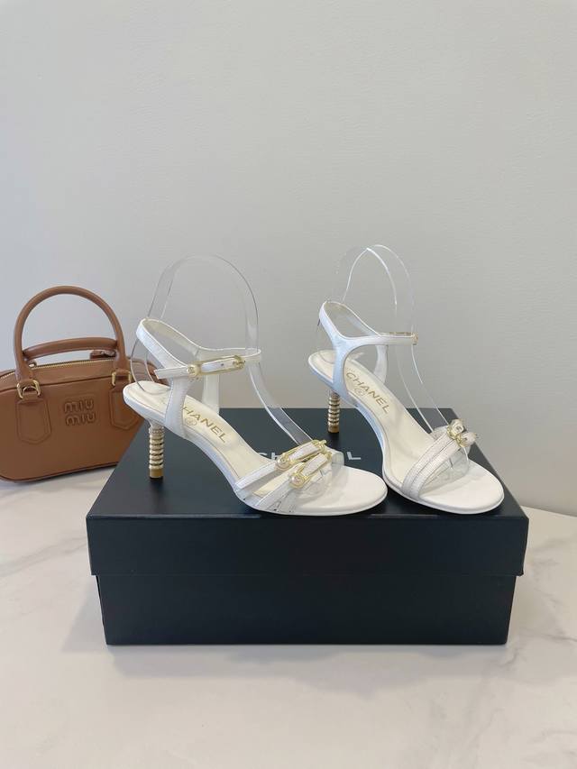 Chanel Chanel 25C New Model Princess-Style, Compact And Elegant. The Entire Shoe