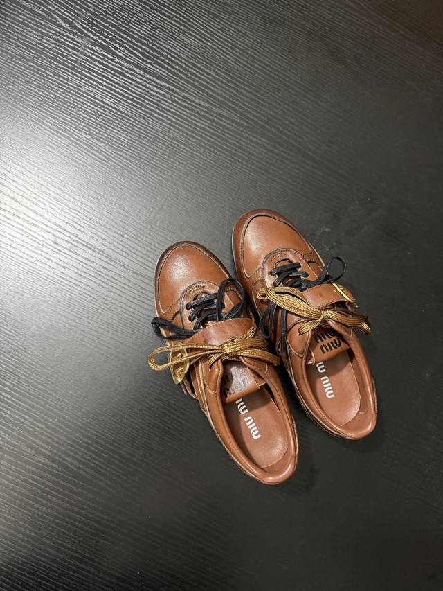 Clean Surface: Leather Buckle: Miu Mi* Spring/Summer New Arrival Inspired By Cla