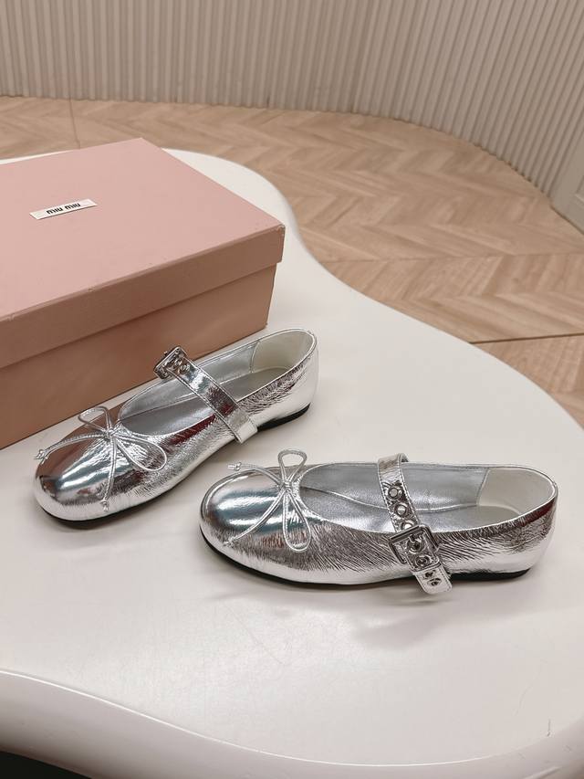 Miumiu New Butterfly Bow Buckle Ballet Shoes Mary Jane Flats Runway Craftsmanshi