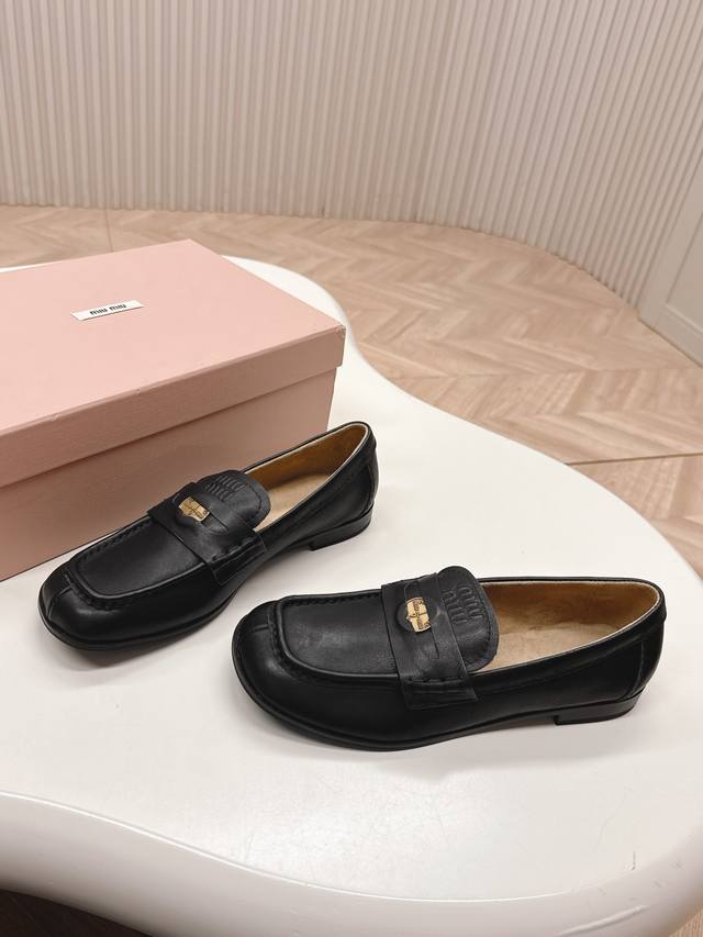 Miumiu Miu Miu 2025Ss Spring/Summer Runway Style Coin-Inspired Driving Loafers T