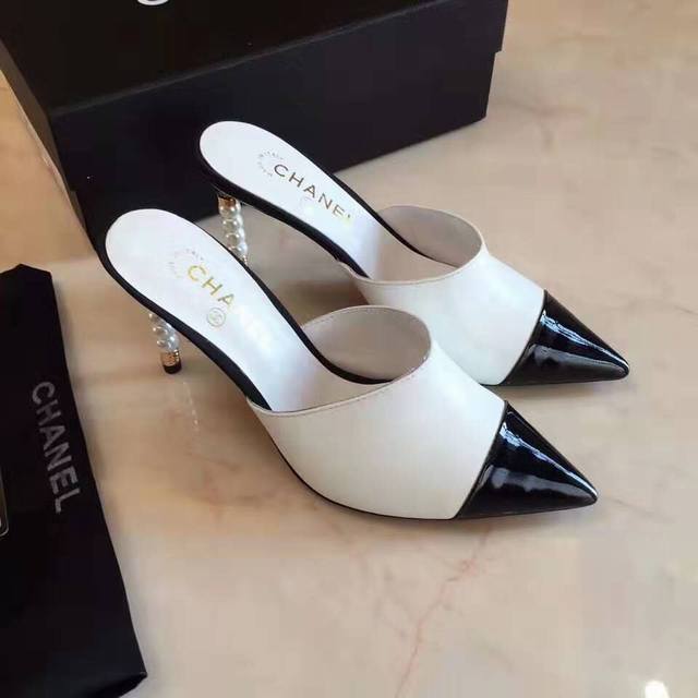 Chanel Classic Bestseller Fabric: Top-Grain Sheepskin, Lining + Insole: Sheepski