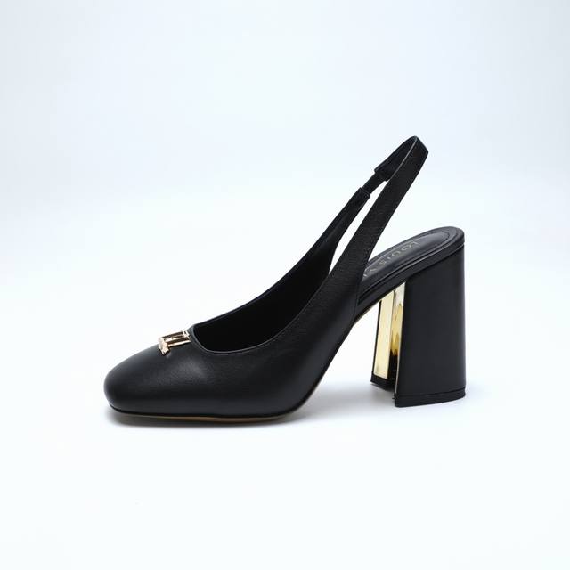 Louis Vuitton Lv Spring/Summer Collection, Making Its Grand Debut On The Fashion