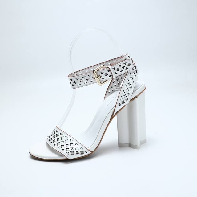 Louis Vuitton Lv Spring/Summer Runway Sandals, Making A Stunning Debut On The Fa