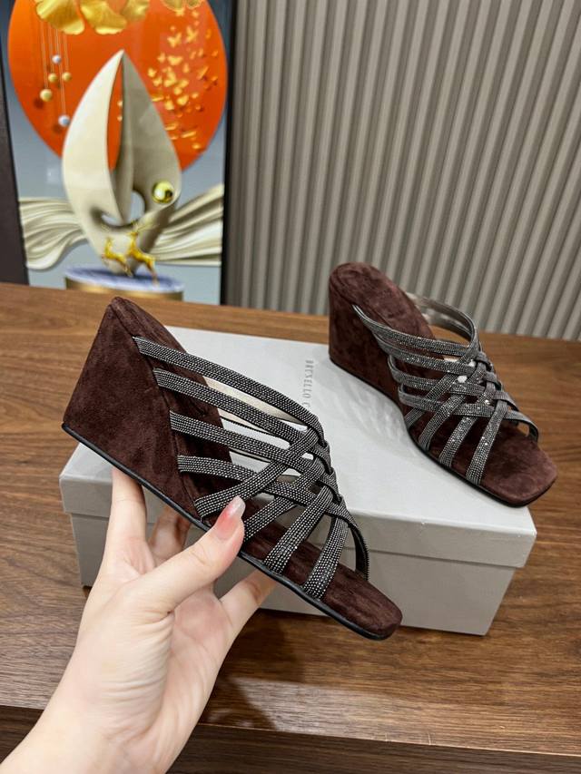 Brunellocucinelli. B C Sandals New Arrival. Imported Cashmere Fabric. Inner Lini