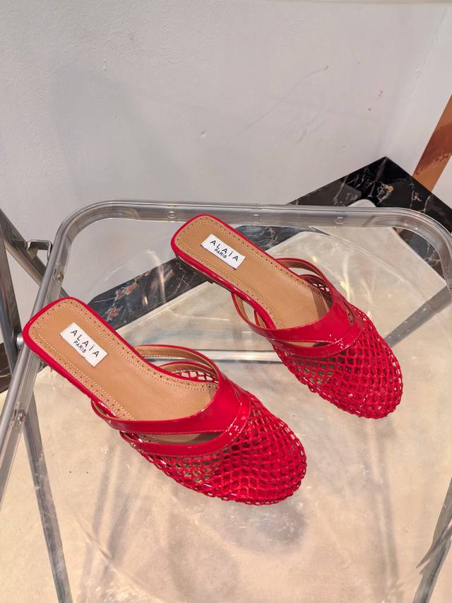 2025Alaia New Mesh-Mesh Flip-Flops Upper: Original Custom Lacquered Leather + Cu