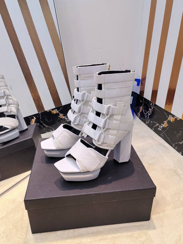 Factory P, * Balmain Fall/Winter 2025 Latest Runway Waterproof Platform Fashion