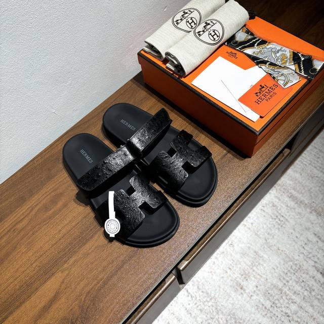 Women's Men's 10 Brand: Hermes Model Number: H8018-210199 Color: Ostrich Pattern