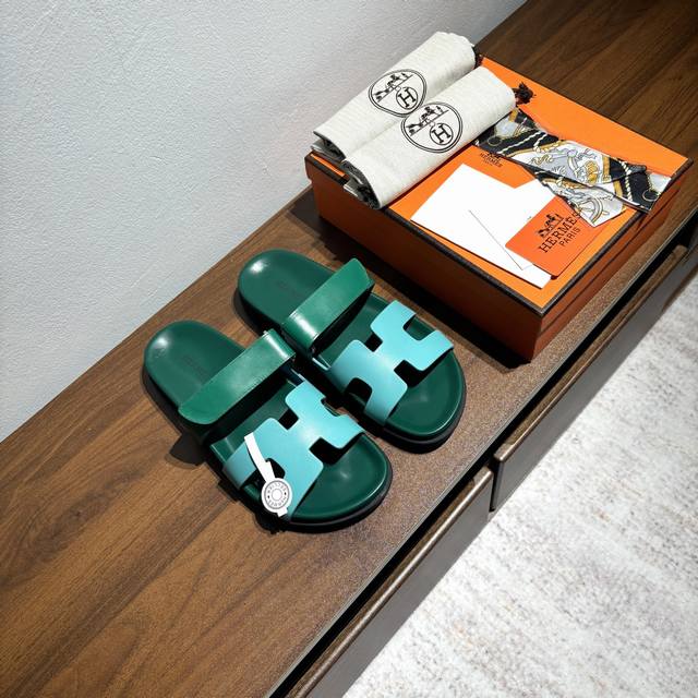 Women's Men's 10 Brand: Hermes Model Number: H8018-210199 Color: New Color Combi