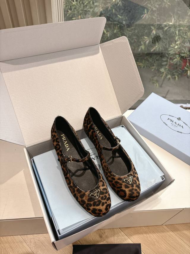 G887 Prada 2025 Spring/Summer New Arrival Mary Jane Ballet Flat With Rhinestone