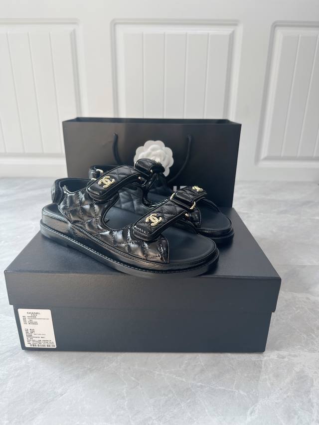 Black Chan*L, 25Ss Early Spring Beach Sandals New Arrival At The Boutique. The D