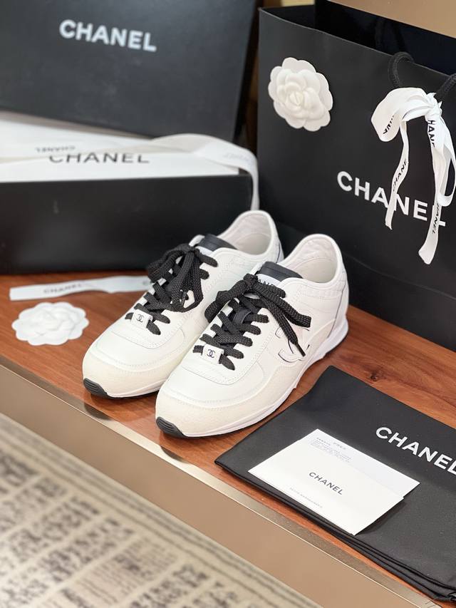 Top-Tier Embroidered Skate Shoes Chane L 2025Ss New Model, Small Chanel Black An