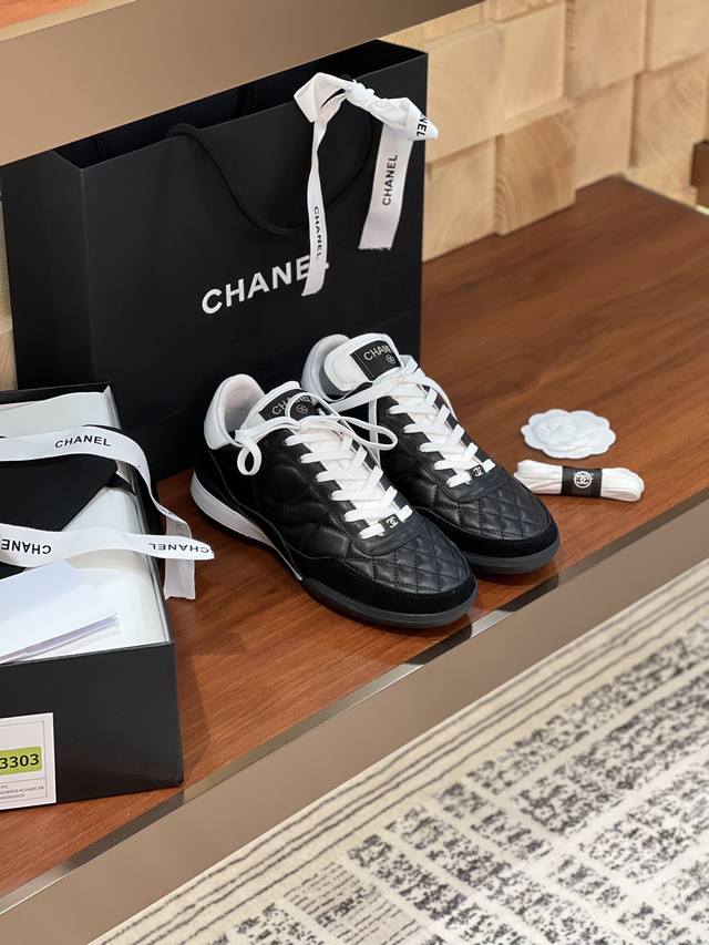 Calf Leather Diamond-Patterned Running Shoes Chan